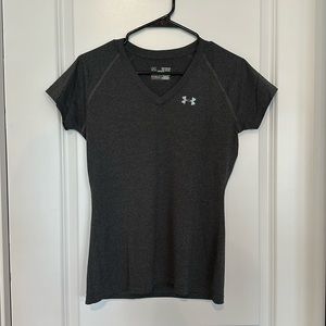 Under Armor semi-fitted gray tee shirt, heat gear